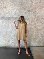 Abito Smanicato Minimal