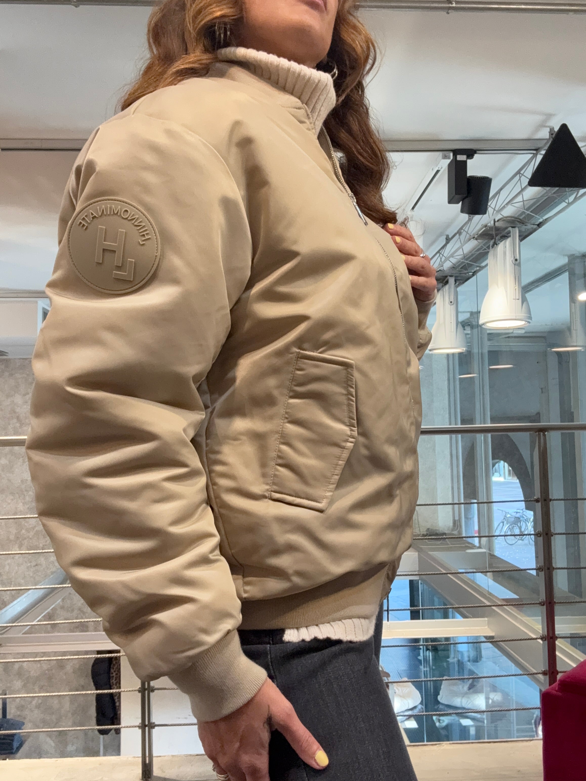 Bomber Hinnominate